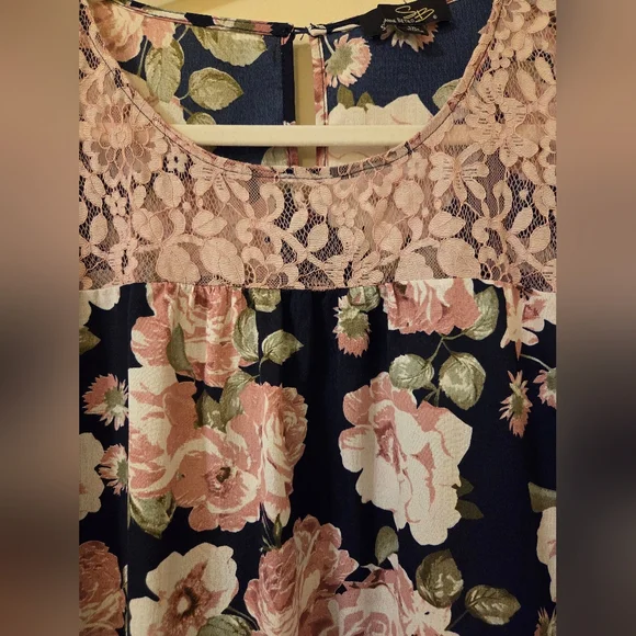 Suzanne Betro Floral Shift Dress - Picture 3 of 7